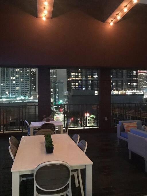 Luxury Apartment Close To Everything W Free Parking 5 Houston Exterior photo