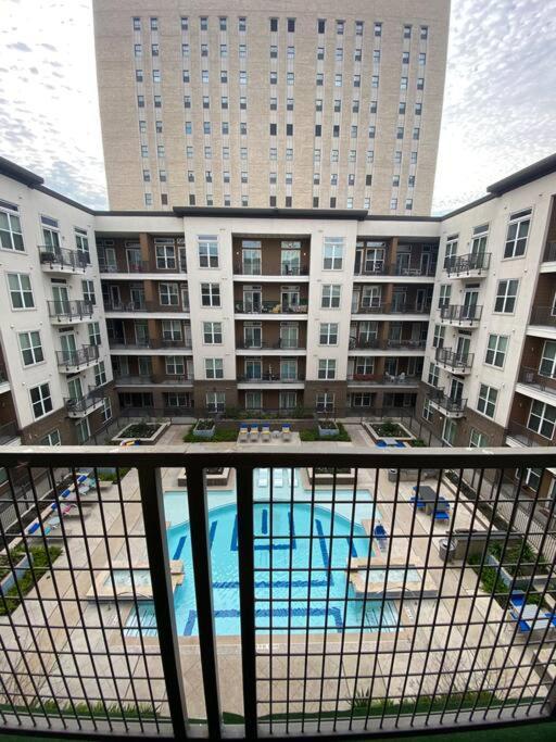 Luxury Apartment Close To Everything W Free Parking 5 Houston Exterior photo